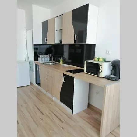 Schoene 2 Zimmer Wohnung, 2 Min. Vom Strand Entfern *
