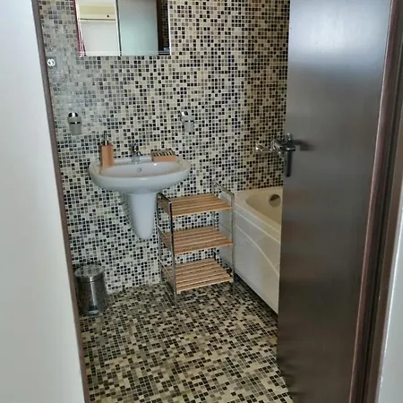 Schoene 2 Zimmer Wohnung, 2 Min. Vom Strand Entfern