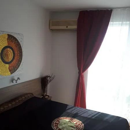 Schoene 2 Zimmer Wohnung, 2 Min. Vom Strand Entfern ブルガス
